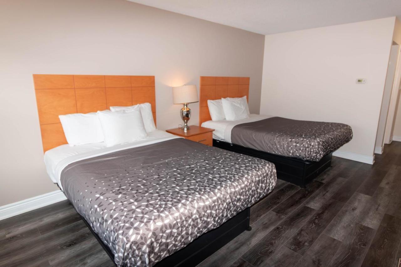 Borden Inn And Suites Angus エクステリア 写真