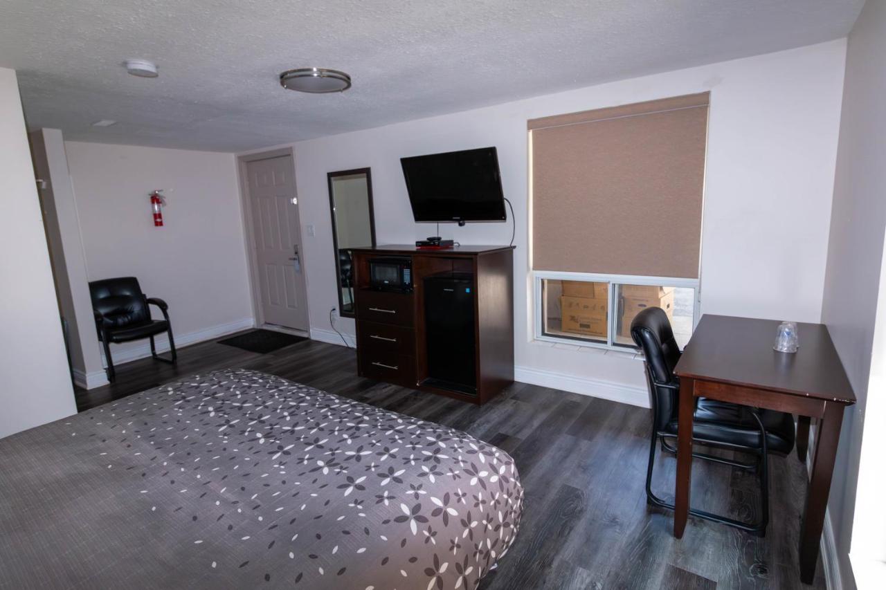 Borden Inn And Suites Angus エクステリア 写真