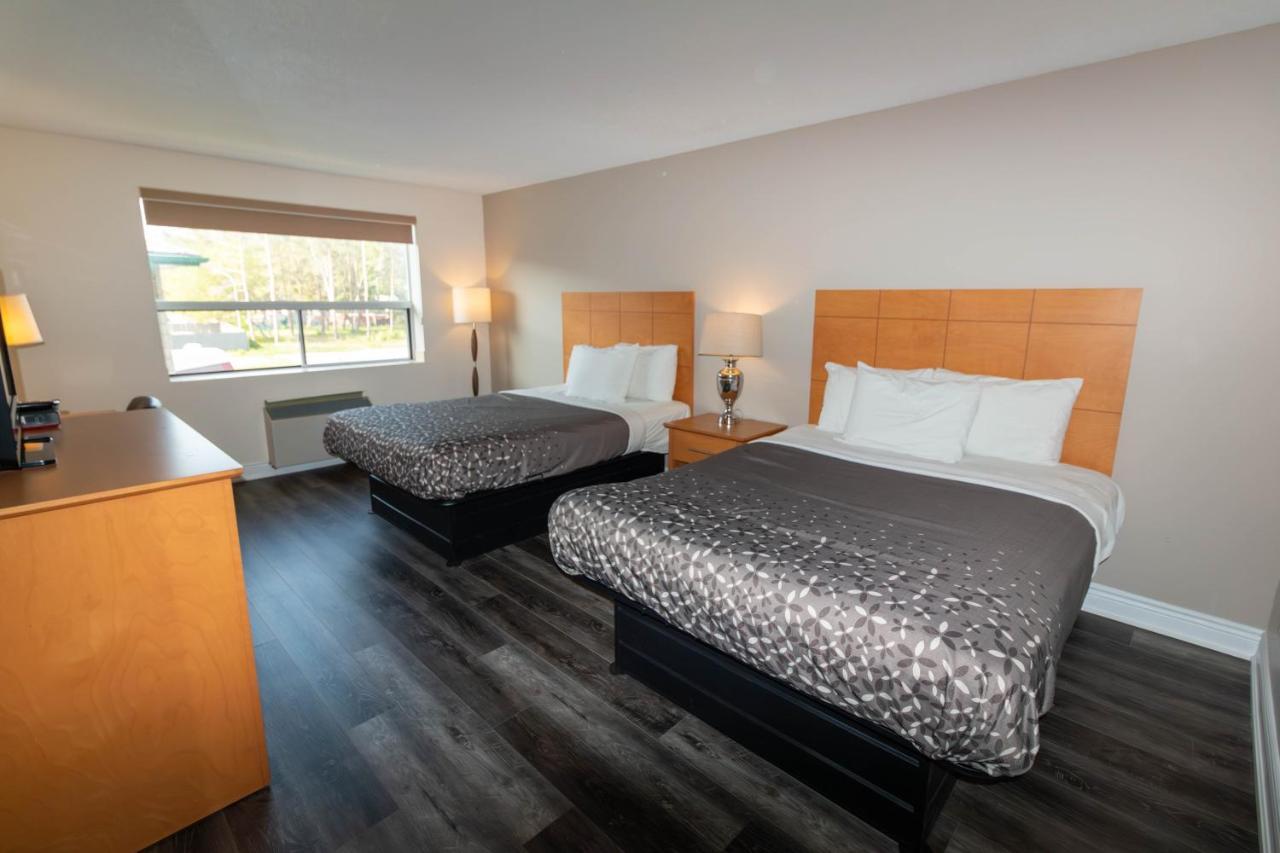 Borden Inn And Suites Angus エクステリア 写真