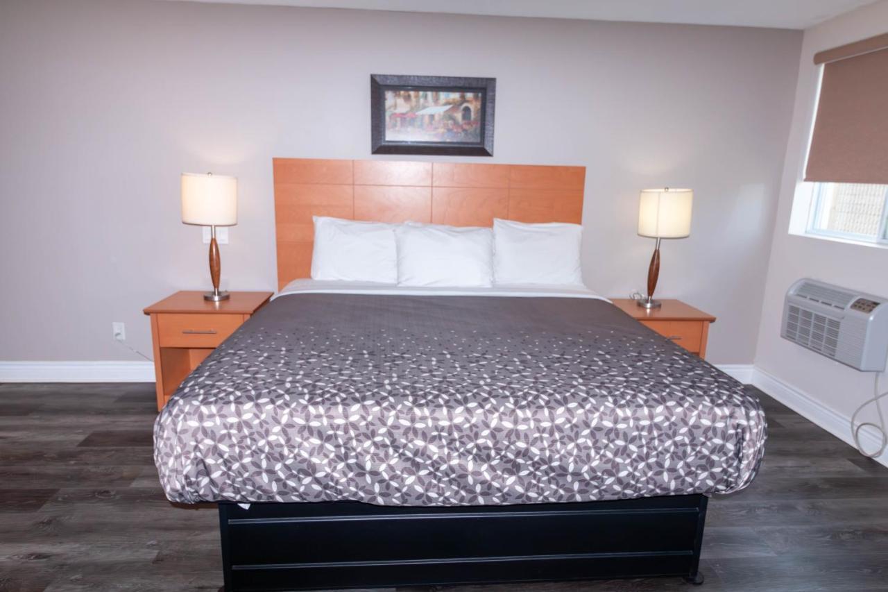 Borden Inn And Suites Angus エクステリア 写真