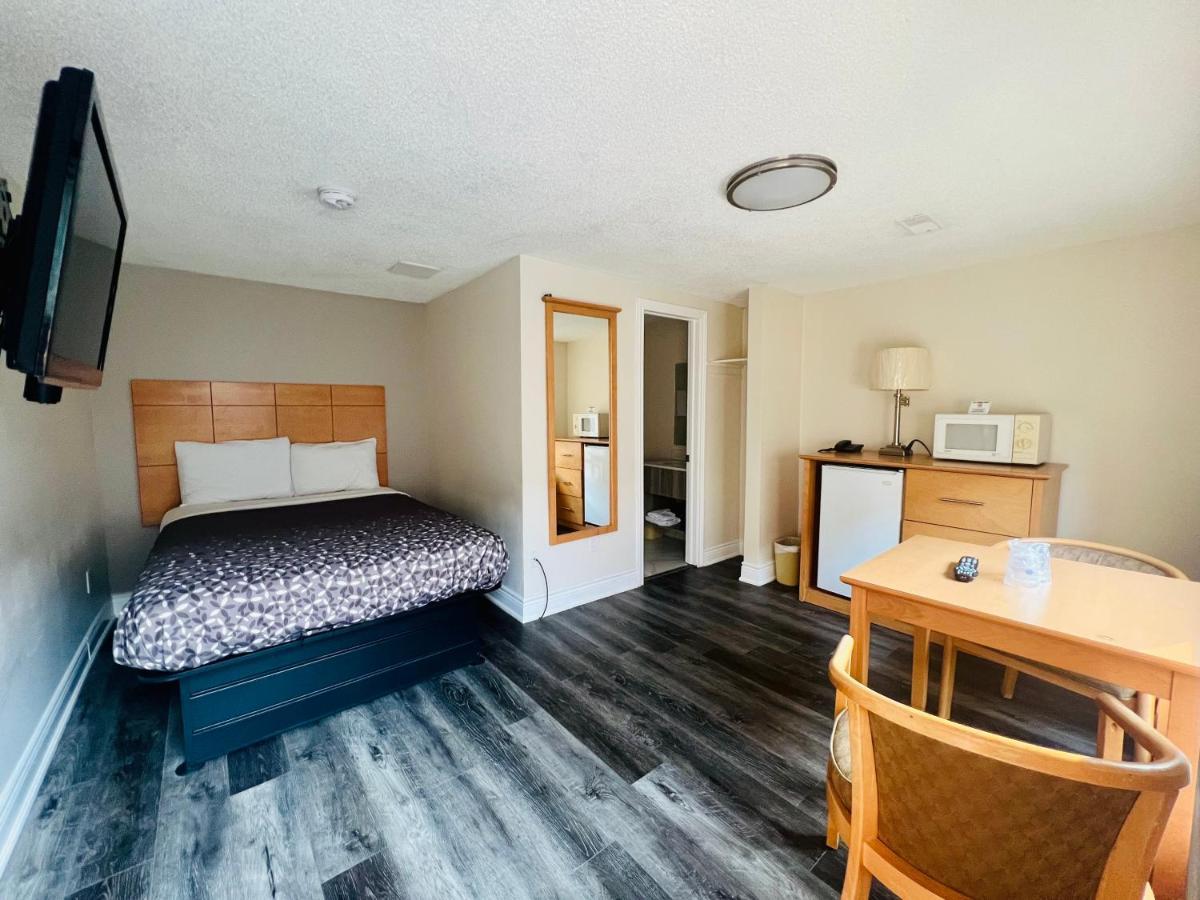 Borden Inn And Suites Angus エクステリア 写真